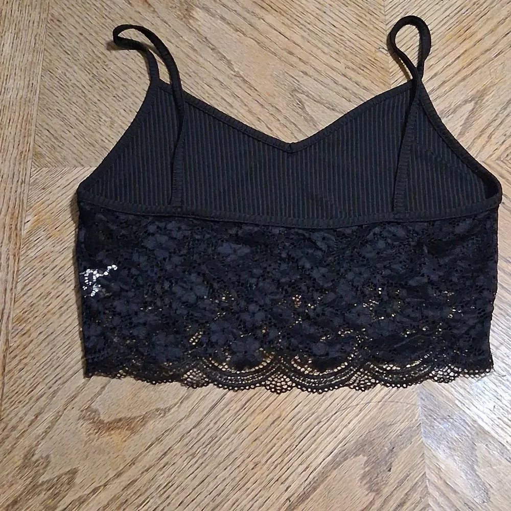 SHEIN Black Lace Trim Crop Top - Picture 2 of 4